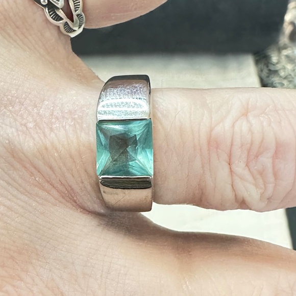 Silver Tone Ring w/Princess Cut Aqua Blue Stone. Vintage. - Picture 2 of 13